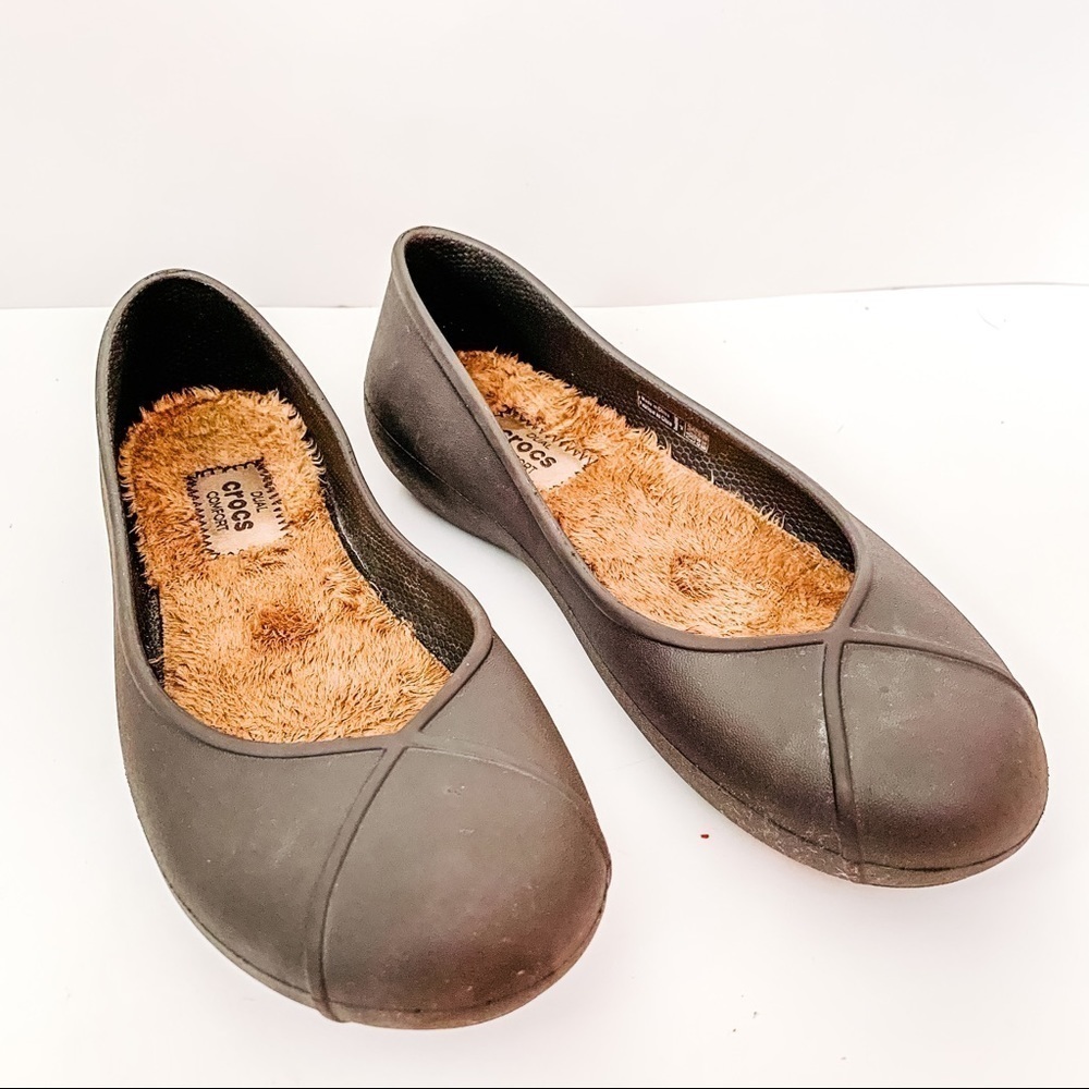 CROCS dual comfort flats SZ -5